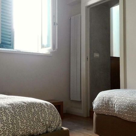 Appartamento Moderno In Centro Storico Lucca Exterior foto