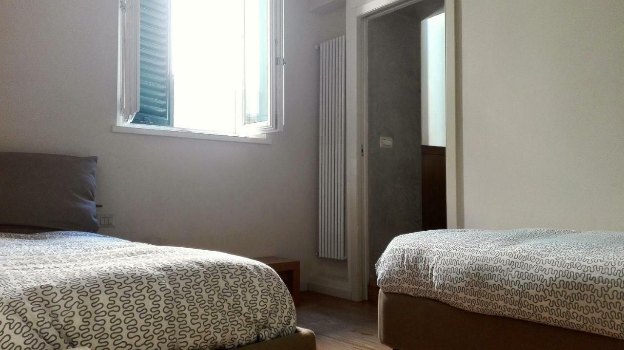 Appartamento Moderno In Centro Storico Lucca Exterior foto